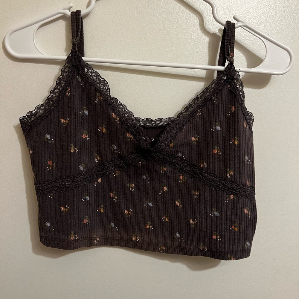 Aeropostale Gray Floral Crop Top